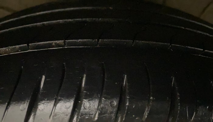 2021 KIA SONET HTK 1.2, Petrol, Manual, 50,516 km, Right Rear Tyre Tread