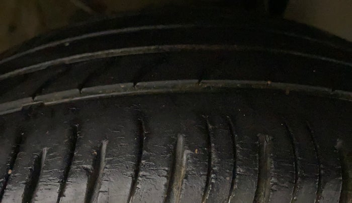 2021 KIA SONET HTK 1.2, Petrol, Manual, 50,516 km, Right Front Tyre Tread