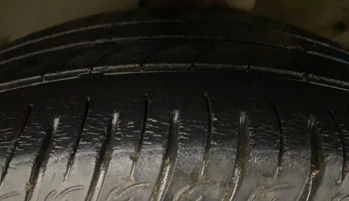 2021 KIA SONET HTK 1.2, Petrol, Manual, 50,516 km, Left Front Tyre Tread