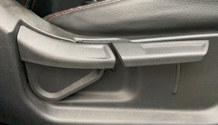 2021 KIA SONET HTK 1.2, Petrol, Manual, 50,516 km, Driver Side Adjustment Panel