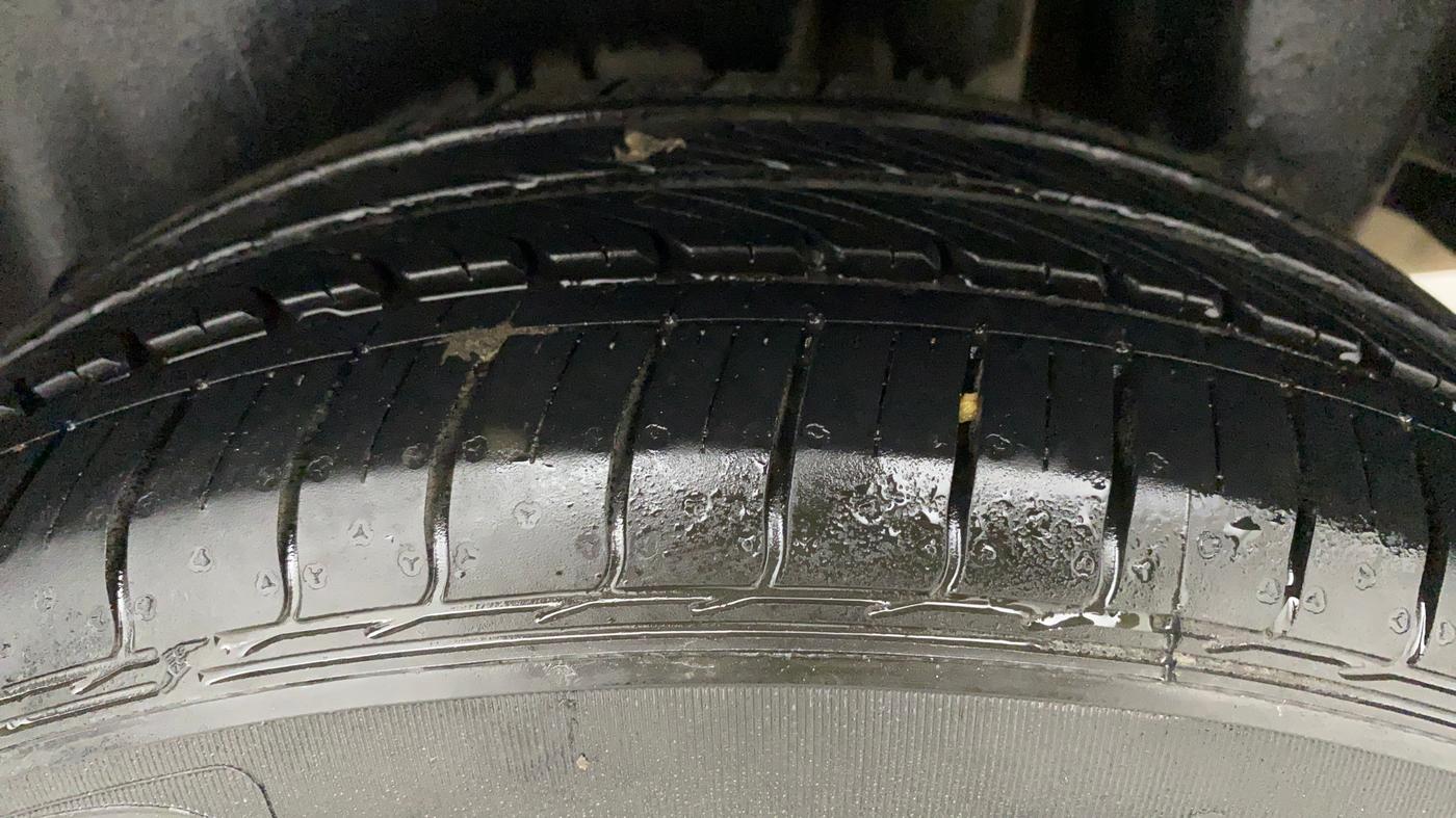 2017 Maruti Ciaz SIGMA 1.4 MT PETROL, Petrol, Manual, 40,404 km, Left Rear Tyre Tread