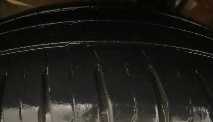 2024 Maruti Swift ZXi Plus Dual Tone AMT, Petrol, Automatic, 24,471 km, Left Front Tyre Tread