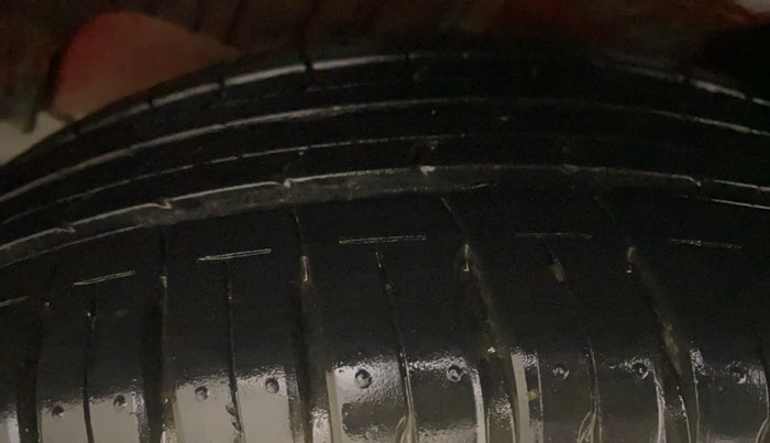 2024 Maruti Swift ZXi Plus Dual Tone AMT, Petrol, Automatic, 24,471 km, Left Rear Tyre Tread