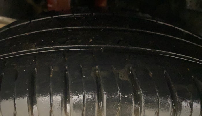 2024 Maruti Swift ZXi Plus Dual Tone AMT, Petrol, Automatic, 24,471 km, Right Rear Tyre Tread