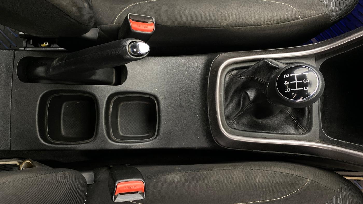 2019 Maruti S Cross SIGMA 1.3, Diesel, Manual, 71,123 km, Gear Lever