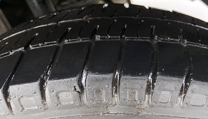 2014 Maruti Alto 800 LXI, Petrol, Manual, 34,203 km, Left Rear Tyre Tread