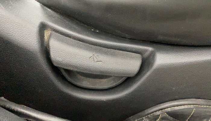 2015 Hyundai Grand i10 SPORTZ 1.2 KAPPA VTVT, Petrol, Manual, 51,607 km, Driver Side Adjustment Panel