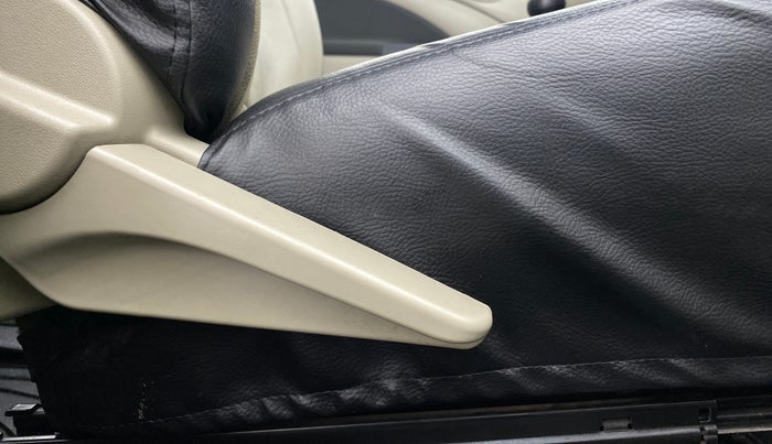 2013 Toyota Etios Liva GD, Diesel, Manual, 48,416 km, Driver Side Adjustment Panel