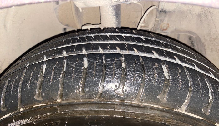 2018 Tata Tiago XZ PETROL, Petrol, Manual, 13,866 km, Right Front Tyre Tread
