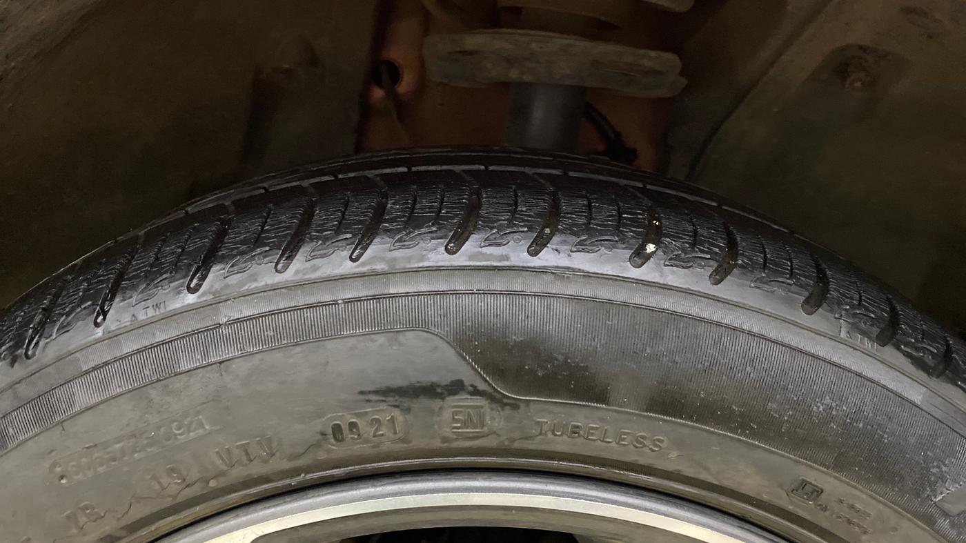 2021 Tata ALTROZ XZ PETROL, Petrol, Manual, 14,367 km, Right Front Tyre Tread