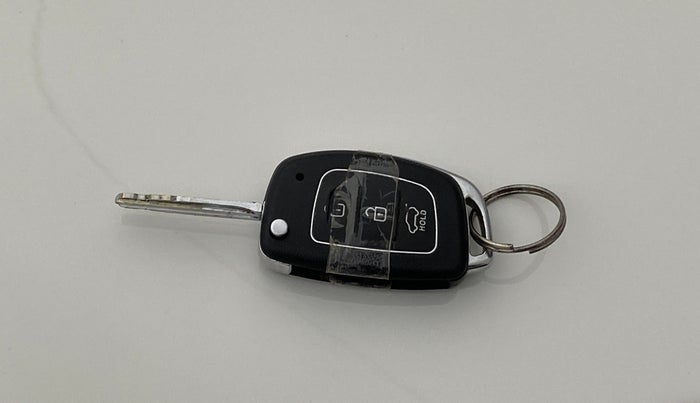 2013 Hyundai i20 SPORTZ 1.2, Petrol, Manual, 82,360 km, Lock system - Remote key minor damage