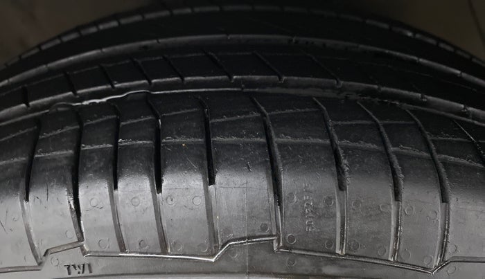 2013 Hyundai i20 SPORTZ 1.2, Petrol, Manual, 82,360 km, Right Front Tyre Tread
