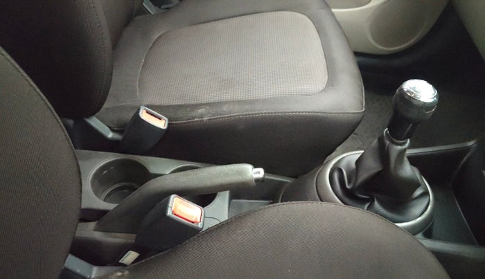 2013 Hyundai i20 SPORTZ 1.2, Petrol, Manual, 68,998 km, Gear Lever