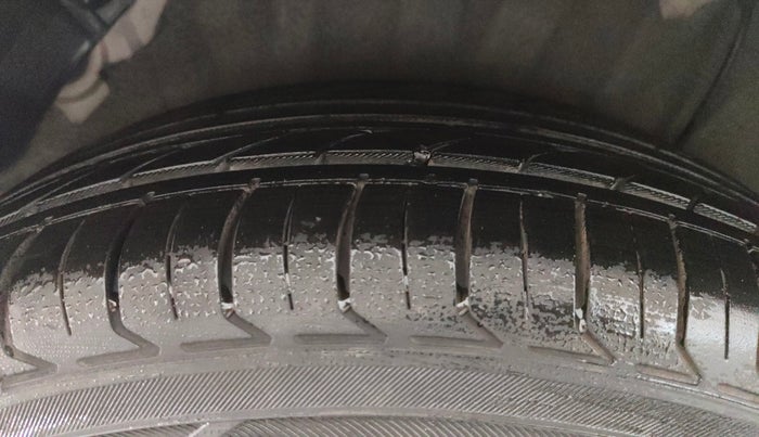 2013 Hyundai i20 SPORTZ 1.2, Petrol, Manual, 68,998 km, Right Rear Tyre Tread