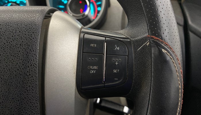2016 Mahindra XUV500 W6, Diesel, Manual, 1,29,634 km, Adaptive Cruise Control