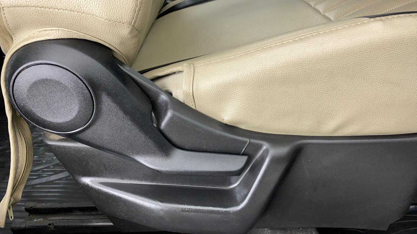 2020 Maruti New Wagon-R LXI CNG 1.0 L, CNG, Manual, 57,715 km, Driver Side Adjustment Panel