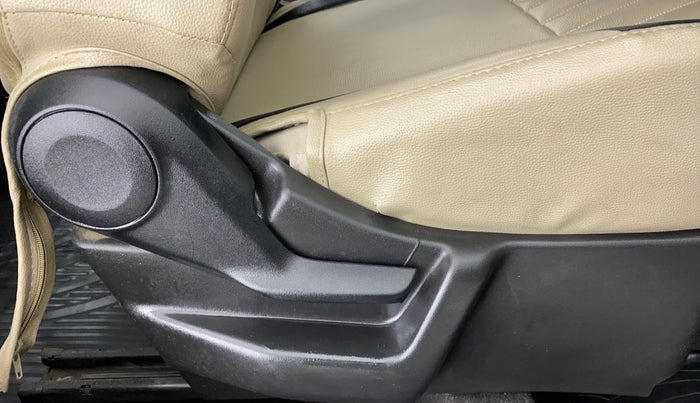 2020 Maruti New Wagon-R LXI CNG 1.0 L, CNG, Manual, 57,715 km, Driver Side Adjustment Panel