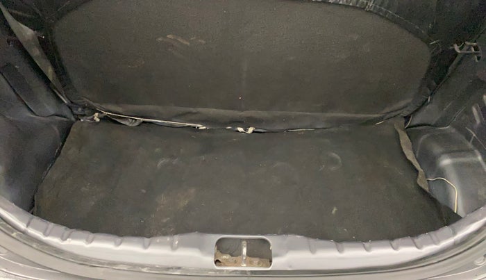 2015 Hyundai Eon ERA +, Petrol, Manual, 46,782 km, Boot Inside