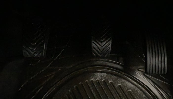 2015 Hyundai Eon ERA +, Petrol, Manual, 46,782 km, Pedals