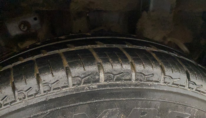 2015 Hyundai Eon ERA +, Petrol, Manual, 46,782 km, Left Rear Tyre Tread