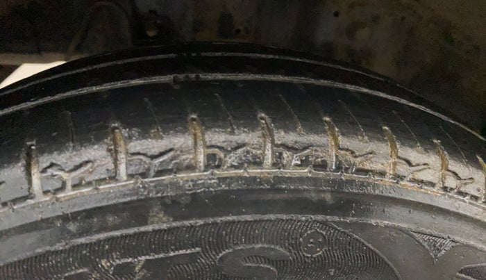 2015 Hyundai Eon ERA +, Petrol, Manual, 46,782 km, Right Rear Tyre Tread