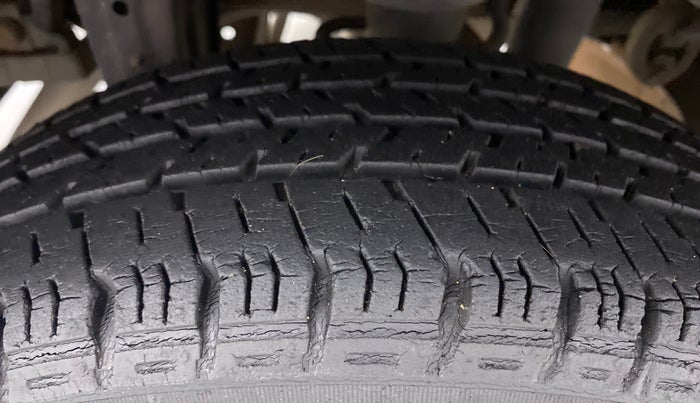 2014 Maruti Alto K10 VXI P, Petrol, Manual, 35,591 km, Right Rear Tyre Tread