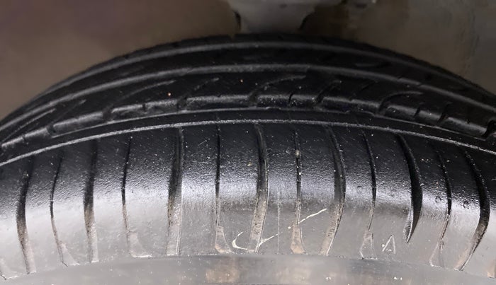 2014 Maruti Alto K10 VXI P, Petrol, Manual, 35,591 km, Left Front Tyre Tread