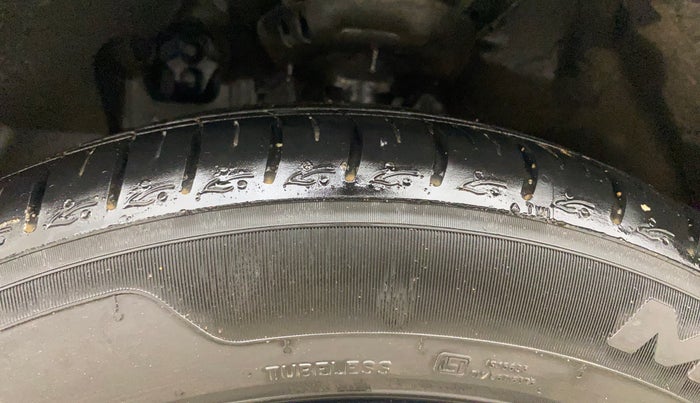 2023 Hyundai AURA SX 1.2 CNG, CNG, Manual, 1,19,674 km, Left Front Tyre Tread