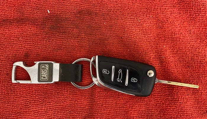 2014 Mahindra XUV500 W8, Diesel, Manual, 72,291 km, Key Close Up