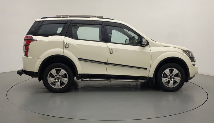 2014 Mahindra XUV500 W8, Diesel, Manual, 72,291 km, Right Side
