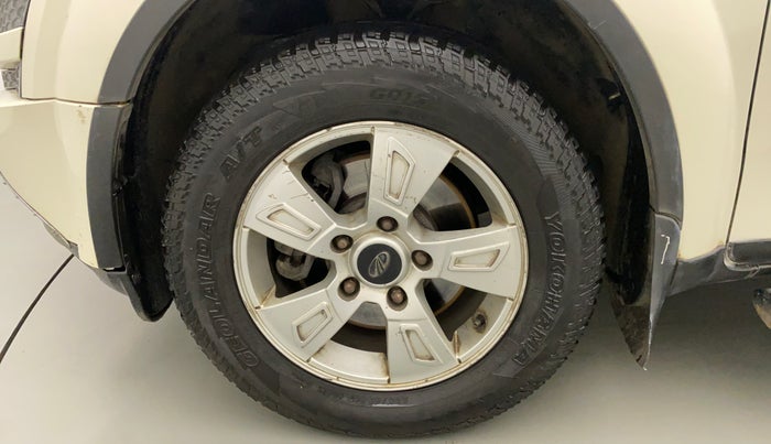 2014 Mahindra XUV500 W8, Diesel, Manual, 72,291 km, Left Front Wheel