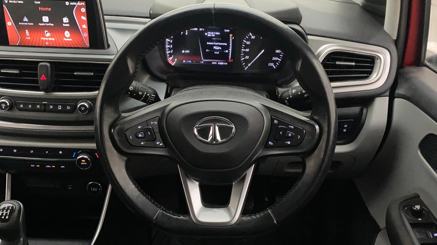 2021 Tata ALTROZ XZ PETROL, Petrol, Manual, 61,775 km, Steering Wheel Close Up