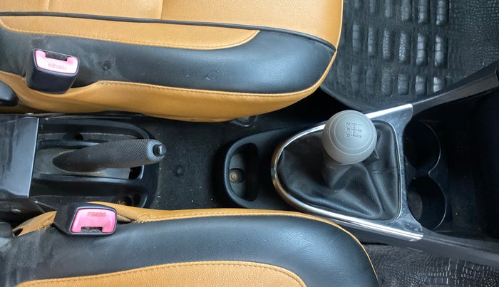 2013 Toyota Etios G, Petrol, Manual, 93,954 km, Gear Lever