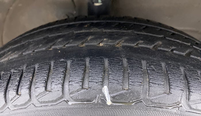 2013 Maruti Wagon R Stingray VXI, Petrol, Manual, 22,868 km, Right Front Tyre Tread