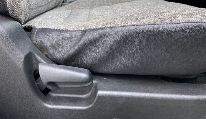 2013 Maruti Wagon R Stingray VXI, Petrol, Manual, 22,868 km, Driver Side Adjustment Panel