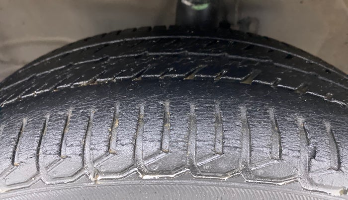2013 Maruti Wagon R Stingray VXI, Petrol, Manual, 22,868 km, Left Front Tyre Tread