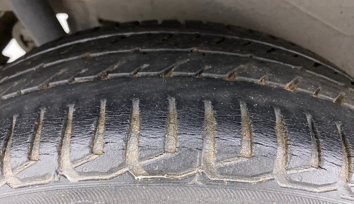 2013 Maruti Wagon R Stingray VXI, Petrol, Manual, 22,868 km, Right Rear Tyre Tread