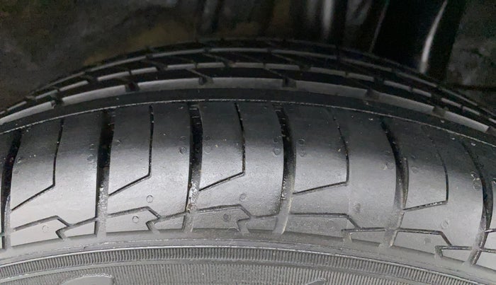 2021 KIA SONET GTX PLUS 1.5 AT, Diesel, Automatic, 76,440 km, Left Rear Tyre Tread