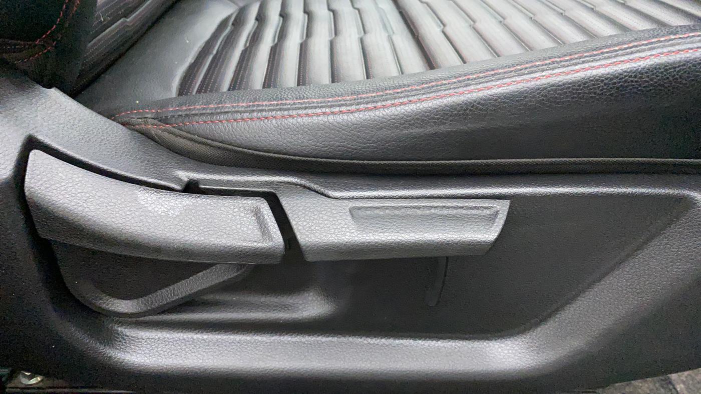 2021 KIA SONET GTX PLUS 1.5 AT, Diesel, Automatic, 76,440 km, Driver Side Adjustment Panel
