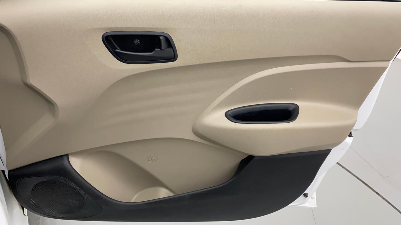 2022 Hyundai NEW SANTRO MAGNA, Petrol, Manual, 21,062 km, Driver Side Door Panels Control