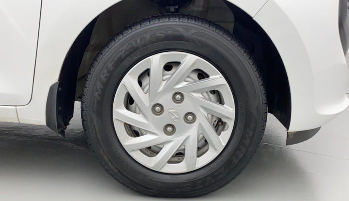 2022 Hyundai NEW SANTRO MAGNA, Petrol, Manual, 21,062 km, Right Front Wheel