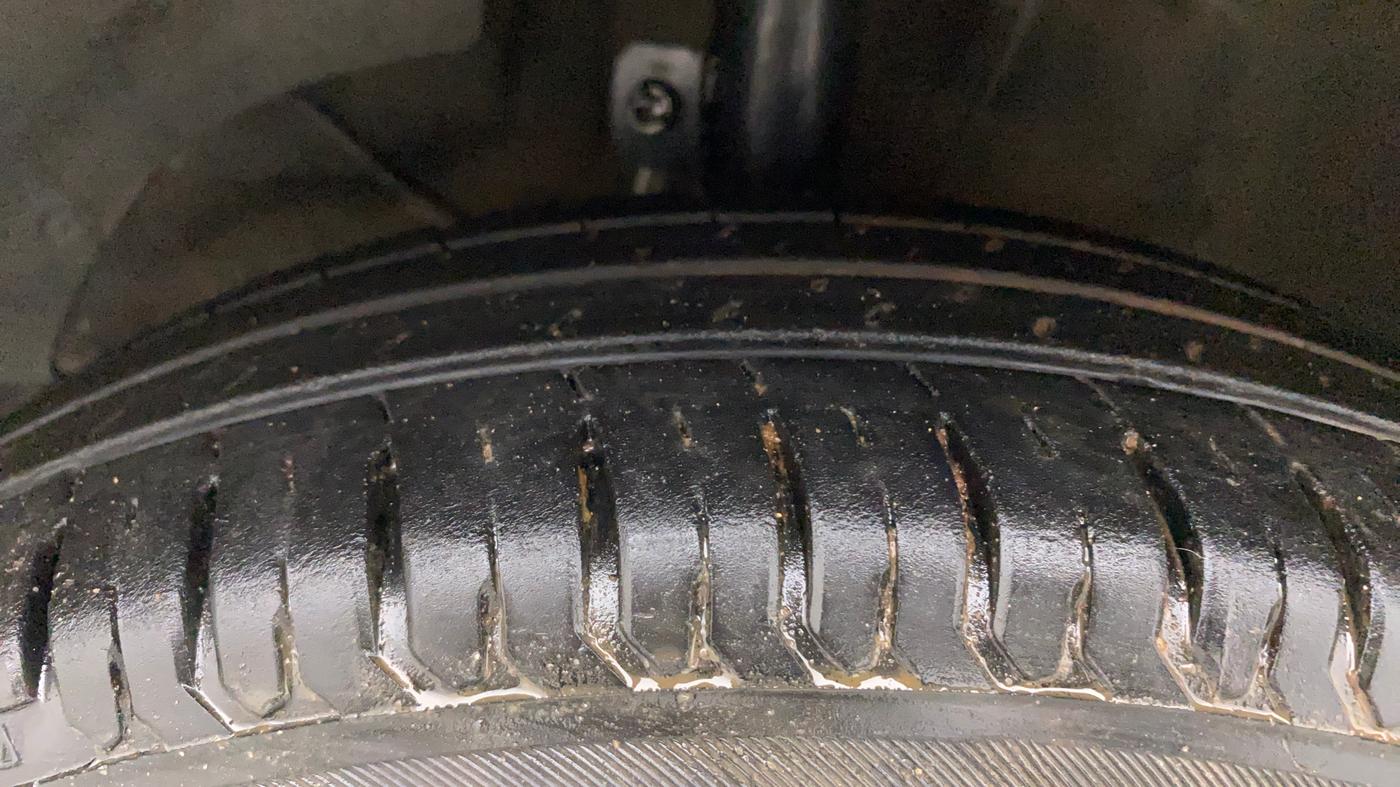 2020 Maruti Dzire VXI AMT, Petrol, Automatic, 41,774 km, Left Front Tyre Tread