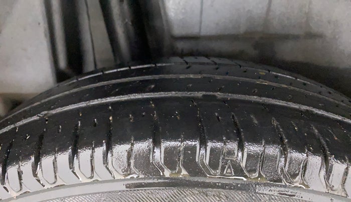2020 Maruti Dzire VXI AMT, Petrol, Automatic, 41,774 km, Right Rear Tyre Tread