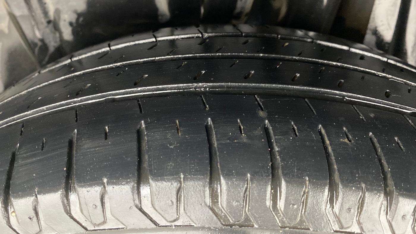 2020 Maruti XL6 ZETA MT, Petrol, Manual, 39,776 km, Left Rear Tyre Tread