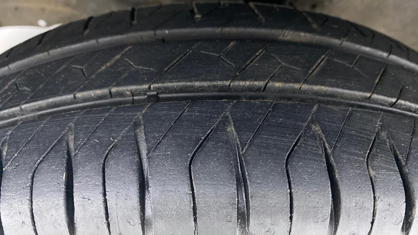 2011 Maruti Wagon R 1.0 VXI, Petrol, Manual, 76,193 km, Left Front Tyre Tread