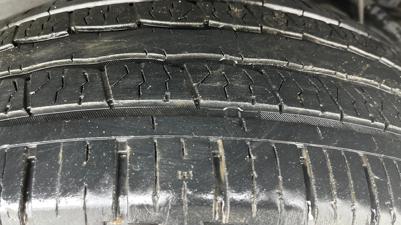 2024 Mahindra Thar Roxx AX5 L Diesel AT 2WD, Diesel, Automatic, 33,613 km, Left Rear Tyre Tread
