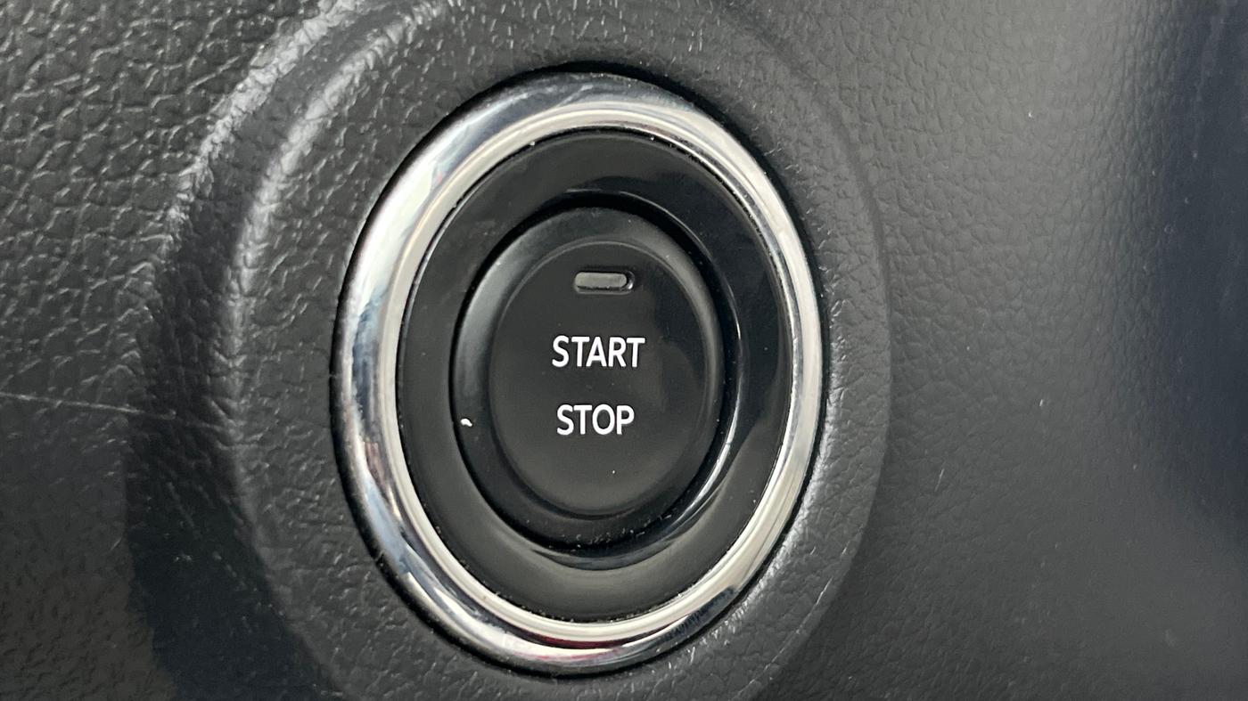 2024 Mahindra Thar Roxx AX5 L Diesel AT 2WD, Diesel, Automatic, 33,613 km, Keyless Start/ Stop Button