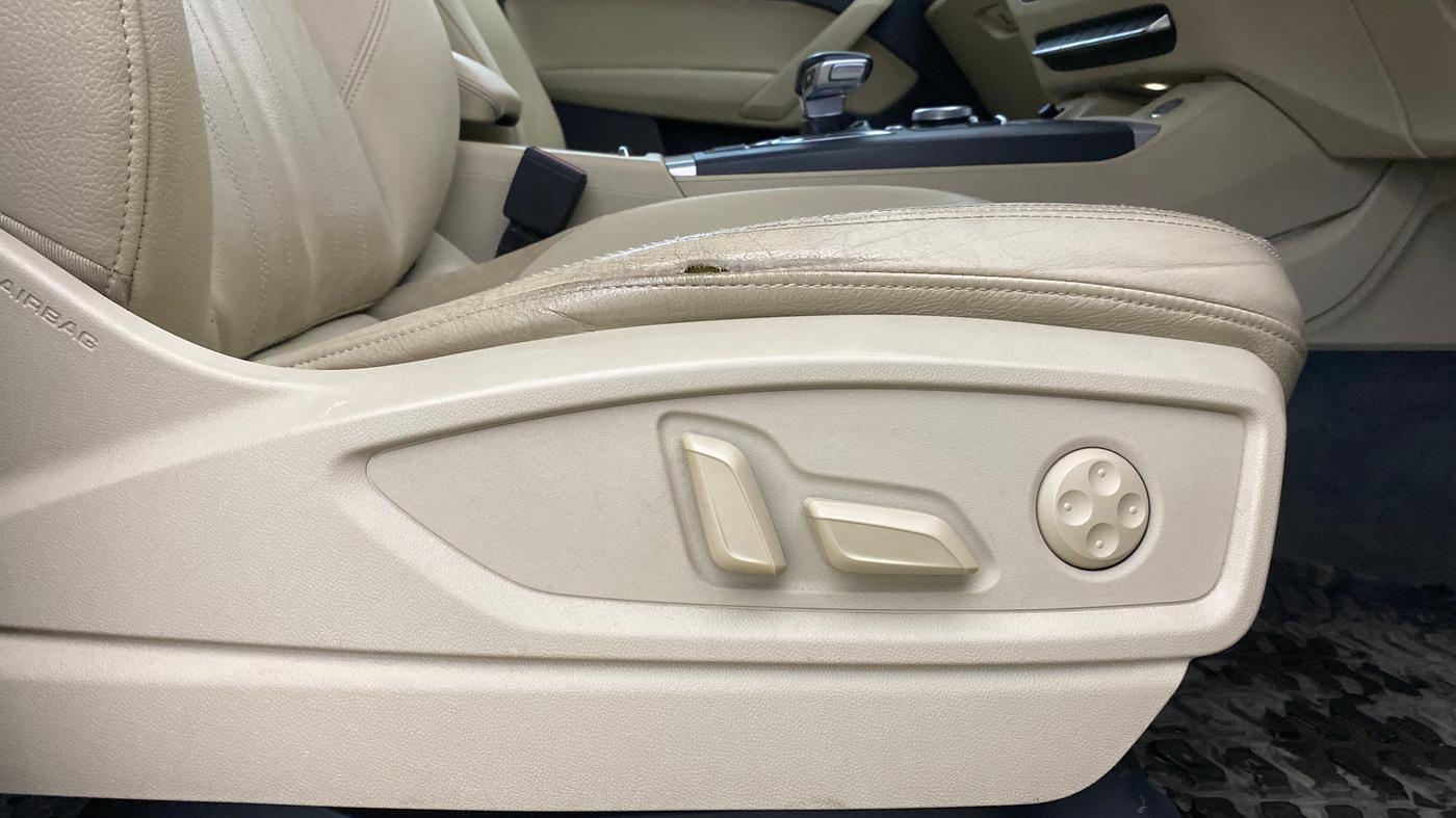 2019 Audi Q5 40 TDI PREMIUM PLUS, Diesel, Automatic, 77,627 km, Driver Side Adjustment Panel