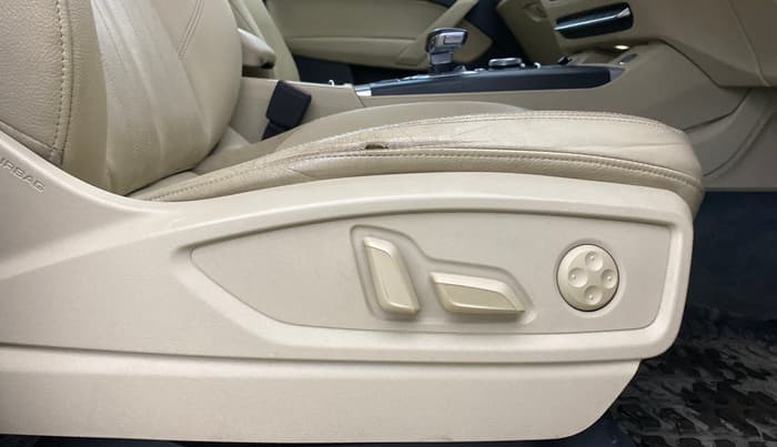 2019 Audi Q5 40 TDI PREMIUM PLUS, Diesel, Automatic, 77,627 km, Driver Side Adjustment Panel