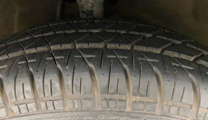 2013 Maruti Ritz VXI, Petrol, Manual, 71,852 km, Right Front Tyre Tread